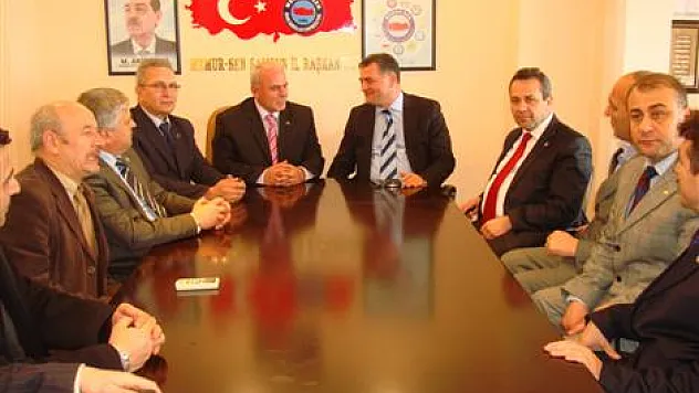 Karanfil' den Memur-Sen'e ziyaret