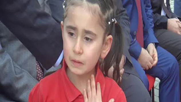 MİKROFONUN AZİZLİĞİ AĞLATTI