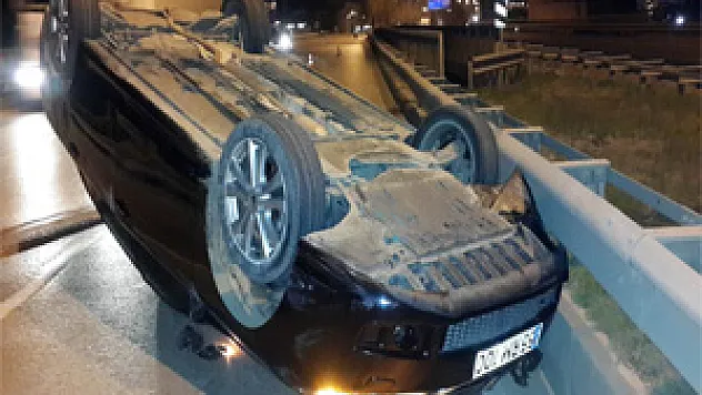 OTOMOBİL TAKLA ATTI: 1 YARALI