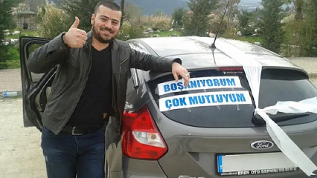 Düğüne gider gibi boşanmaya gitti