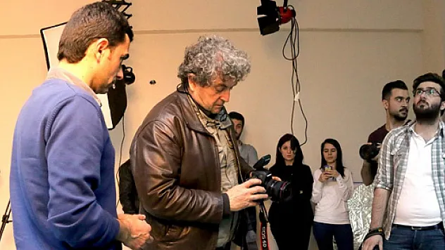 İletişim Fakültesi Fotoğraf Stüdyosu Kurdu