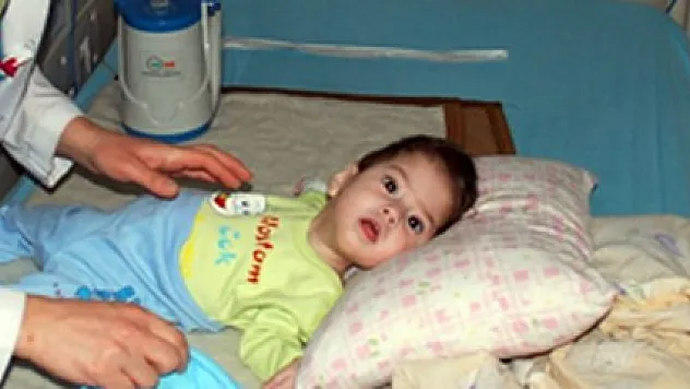 Bir yaşındaki bebek hastanede ailesi tarafından terk edildi!