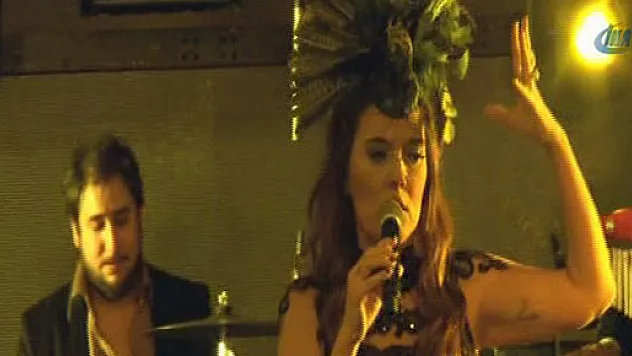 Demet Akalın'dan seyirciye fırça