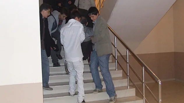 Engelliye, merdiven engeli!.