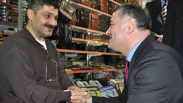 Aslan Karanfil kalplere dokunuyor