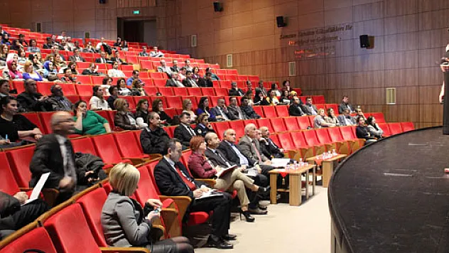  Belediye Personeline 'Resmi Yazışma Semineri'