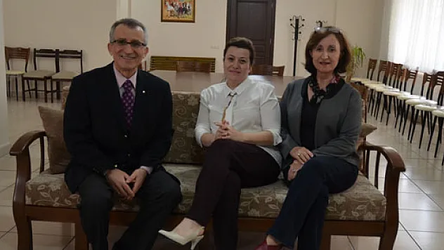 'Bu Apartman Bir Öğrenci Okutuyor'