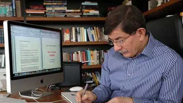 Davutoğlu, tek başına çalışıyor!