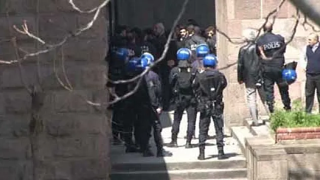 Ankara Üniversitesi'nde gerginlik