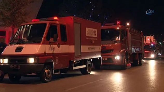 İzmir'in ikiz kulelerinde yangın paniği