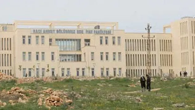 Üniversite kana bulandı: 1 ölü 4 yaralı