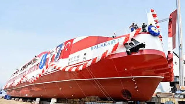 Türkiye'nin en büyük yolcu gemisi denize indi