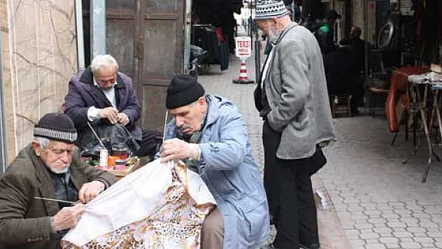 40 Yıldır Şemsiye Tamir Ediyor
