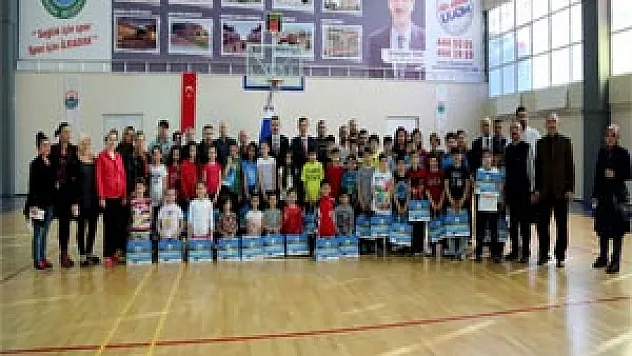 BAŞKAN TOK MİNİK SPORCULARLA BULUŞTU 