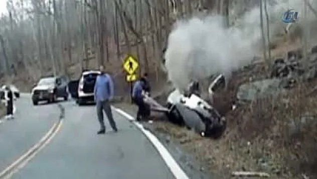 Patlamak üzere olan araçtan son anda kurtarıldı!