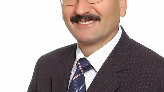 Teber, 'Sizi sevmek bu garip kula düştü'