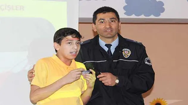 EMNİYET'TEN SEMİNERLER DEVAM EDİYOR