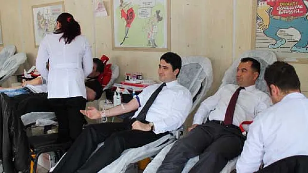 Ayvacık'ta Kan Bağışı Rekoru Kırıldı