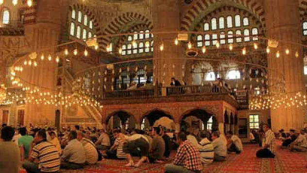 23 Nisan'da Regaip Kandili idrak edilecek