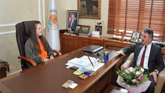 KÜÇÜK BAŞKAN KOLTUĞU DEVRALDI