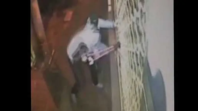 Kar maskeli şahıslar kuyumcu soydu