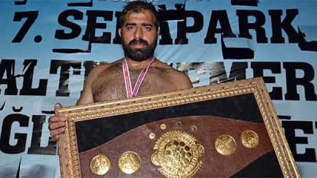 İşte altın kemerin sahibi!