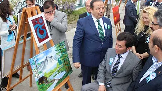 ENGELLİLER DERNEĞİ'NDEN RESİM SERGİSİ