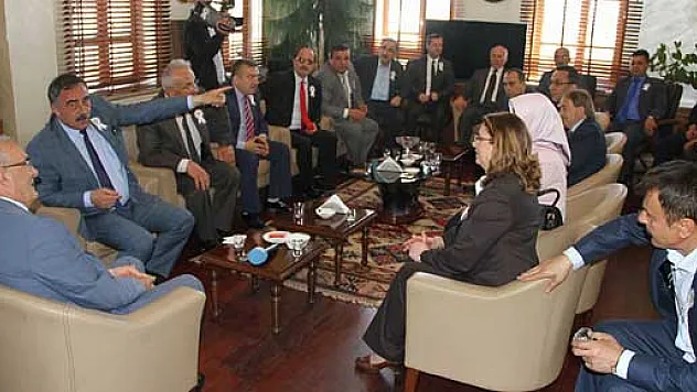  'SAMSUNLULAR KRALLAR GİBİ YAŞIYOR'