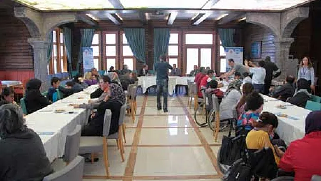 17 ilçenin çiçekleri