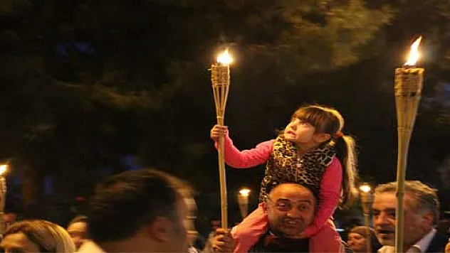 Samsun'da 500 Fener Gökyüzüne Bırakıldı