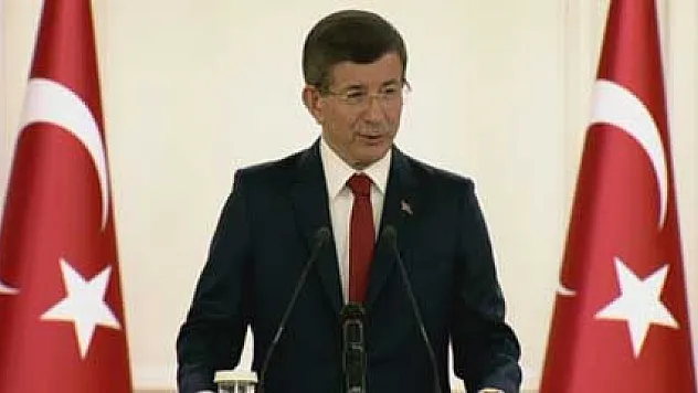 Davutoğlu, gençlere tavsiyelerde bulundu