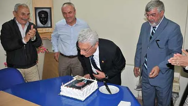 Apaydın'a Doğum Günü Sürprizi