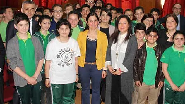 Öğrenciler, Sağlıkçılarla Empati Kurdu