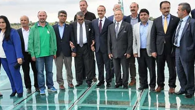 Dünyanın ikinci büyük kanyonuna cam teras!