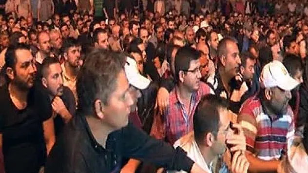 Renault fabrikası işçileri eyleme devam kararı aldı