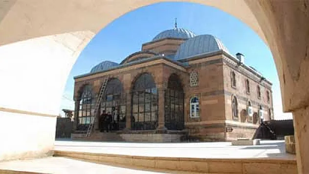 Doğu ile Batı arasındaki en kestirme yol teknolojiye direniyor