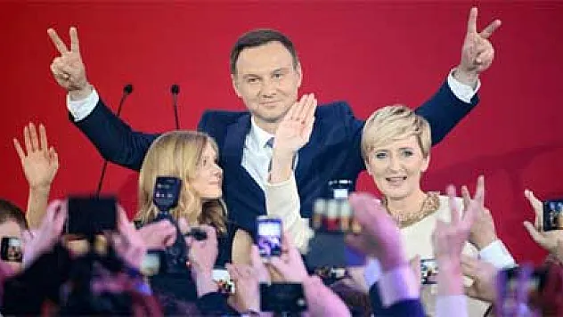 Polonya'da cumhurbaşkanlığı seçimlerini Duda kazandı