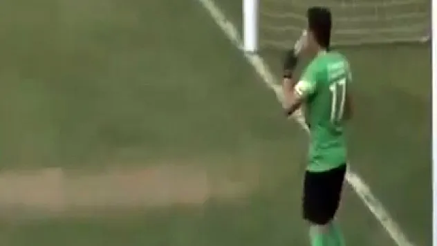 Su içerken gol yedi!