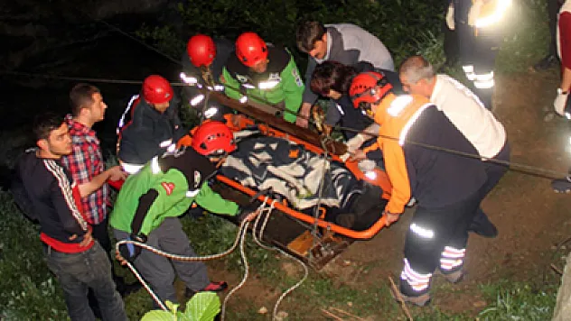 Dereye uçan araçta can pazarı: 1 ölü, 2 yaralı!