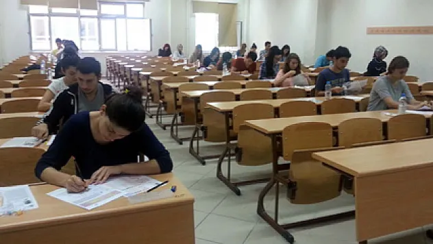 AÖF sınavlarında kimlik gösterme zorunluluğu kalkıyor