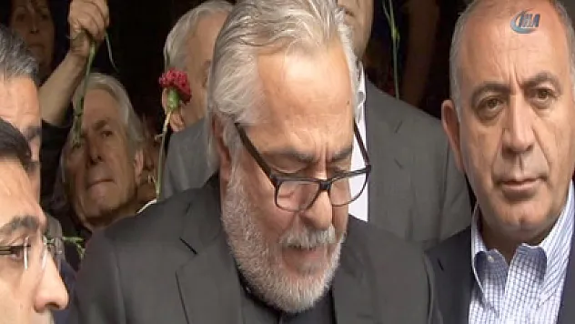 Sanatçılardan 'AVM' protestosu