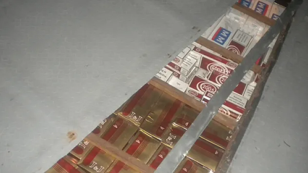 Minibüsün Zulasında 5 Bin Paket Kaçak Sigara Ele Geçti