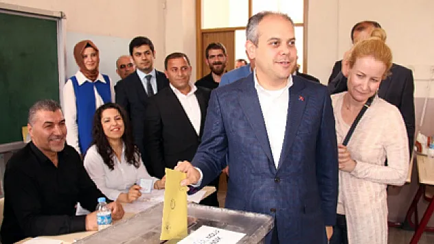 Bakan Kılıç oy kullandı