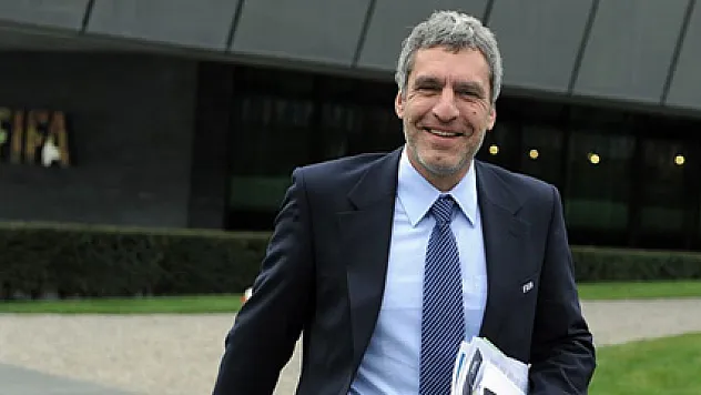 FIFA'yla dalga geçince işinden oldu