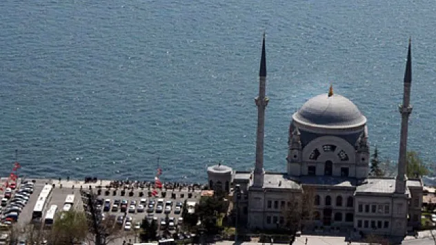Bezmialem Cami İmamı Halil Necipoğlu: 'Camide sarhoş olanlar vardı'