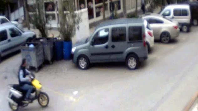 Kendisine pala ile saldıran arkadaşını tabancayla öldürdü