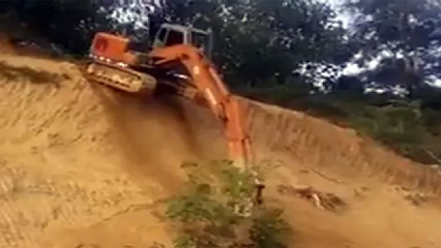 İş makinesiyle adeta şov yaptı!