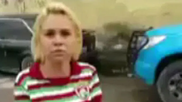 Polise rüşvet ile gelen kadın kamerada