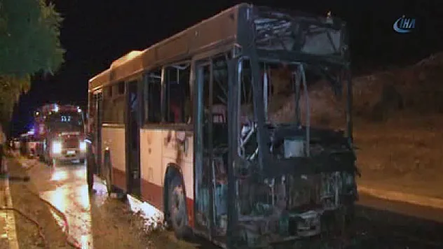 İzmir'de belediye otobüsüne molotoflu saldırı