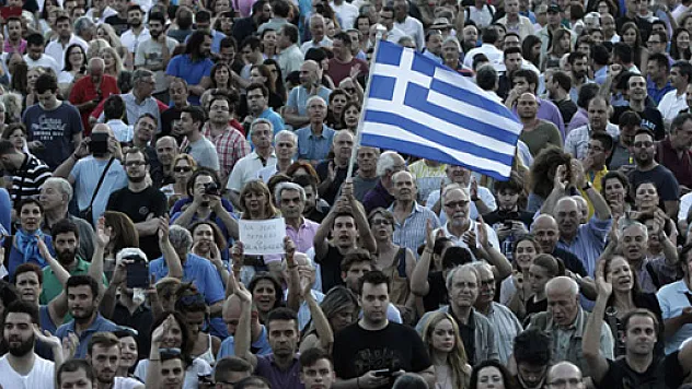 Yunanistan IMF'ye bugün ödeme yapmazsa dibi görecek